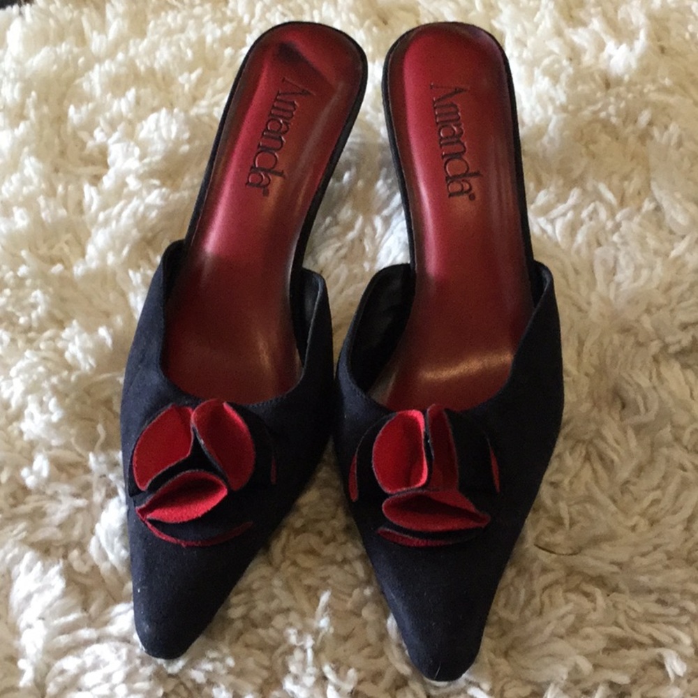Beautiful faux suede kitty heels
